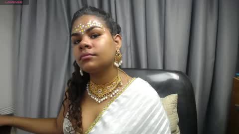 yazhini online show from May 5, 11:40 am