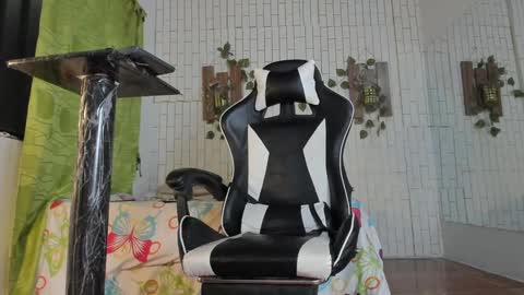 Snapshot of yacksson_lawrence chatting on January 27, 3:58 am yacksson_lawrence online show from January 27, 3:58 am