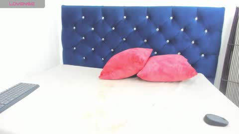 Snapshot of yaiza_sexylovee chatting on October 27, 12:04 am yaiza_sexylovee online show from October 27, 12:04 am