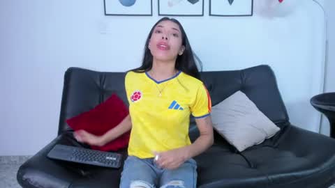 yake  elizabeth online show from June 27, 8:36 pm