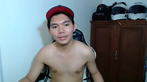 Snapshot of yamati21 chatting on December 16, 2:00 pm Eian online show from December 16, 2:00 pm