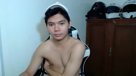 Snapshot of yamati21 chatting on December 17, 7:25 am Eian online show from December 17, 7:25 am