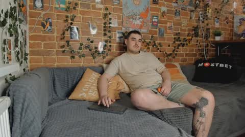 Snapshot of yami_yami_yami chatting on December 15, 4:15 pm Mia and Andry  online show from December 15, 4:15 pm