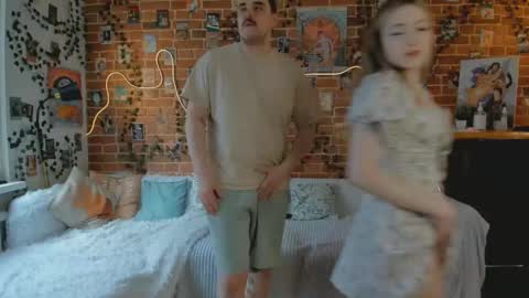 Snapshot of yami_yami_yami chatting on February 15, 12:11 pm Mia and Andry  online show from February 15, 12:11 pm