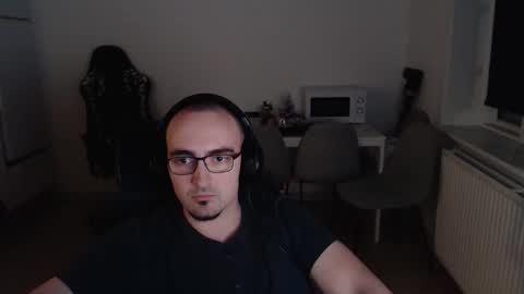 Snapshot of yamillamal157 chatting on November 20, 9:36 pm YamilLamal online show from November 20, 9:36 pm