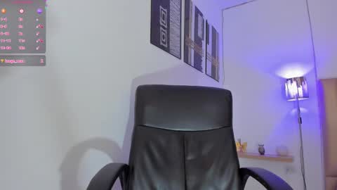 Snapshot of yamirawalker chatting on September 17, 10:11 pm Naomi online show from September 17, 10:11 pm