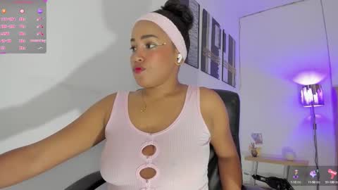 Snapshot of yamirawalker chatting on October 1, 8:59 pm Naomi online show from October 1, 8:59 pm