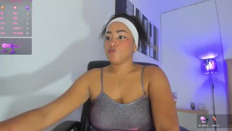 Snapshot of yamirawalker chatting on October 18, 8:31 pm Naomi online show from October 18, 8:31 pm