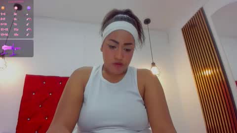 Snapshot of yamirawalker chatting on November 24, 9:14 pm Naomi online show from November 24, 9:14 pm