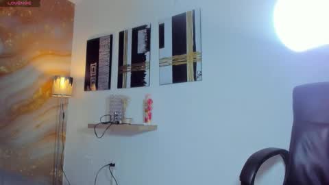 Snapshot of yamirawalker chatting on December 15, 8:57 pm Naomi online show from December 15, 8:57 pm