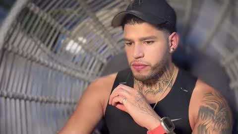 Snapshot of yamp_bigcock chatting on September 20, 3:40 am yamp sambrano online show from September 20, 3:40 am