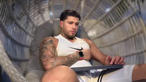 Snapshot of yamp_bigcock chatting on September 23, 3:20 am yamp sambrano online show from September 23, 3:20 am