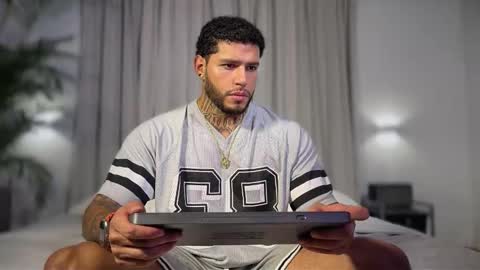 Snapshot of yamp_bigcock chatting on October 16, 4:02 am yamp sambrano online show from October 16, 4:02 am