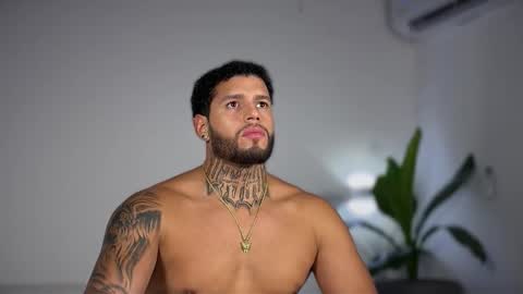 Snapshot of yamp_bigcock chatting on October 23, 12:32 am yamp sambrano online show from October 23, 12:32 am