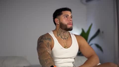 Snapshot of yamp_bigcock chatting on October 25, 2:30 am yamp sambrano online show from October 25, 2:30 am