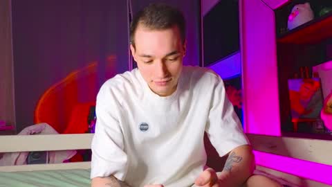 Snapshot of yan_rizen chatting on February 7, 10:30 pm Yan online show from February 7, 10:30 pm