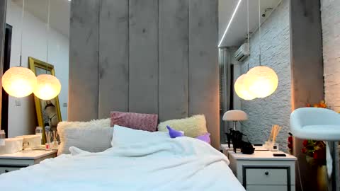 Yana  online show from February 13, 7:35 am