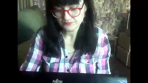 Snapshot of yanafiesta chatting on November 21, 11:31 am yanafiesta online show from November 21, 11:31 am