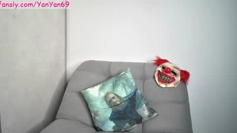 Snapshot of yandere69 chatting on November 2, 3:25 pm Sam online show from November 2, 3:25 pm