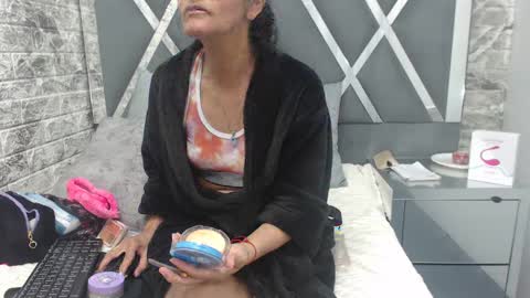 Snapshot of yanetrose chatting on October 14, 3:18 am yanetrose online show from October 14, 3:18 am