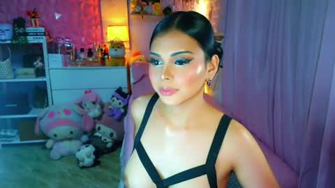 YANG AUDREY LONE online show from July 17, 1:56 am