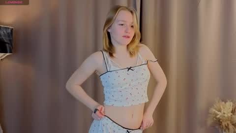 Snapshot of yangsperanza chatting on November 5, 1:11 pm Kate online show from November 5, 1:11 pm