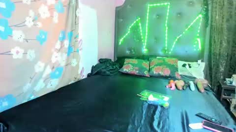 yani 69 online show from July 16, 10:49 pm