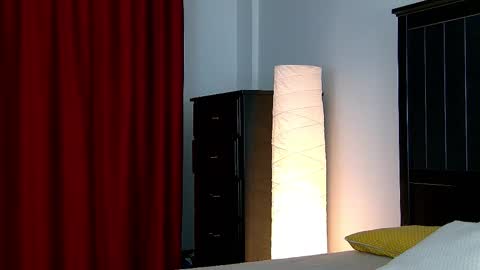 Snapshot of yanira_ass_ chatting on November 24, 4:56 am yanira_ass_ online show from November 24, 4:56 am