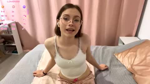 Snapshot of yaniraekberg chatting on November 2, 5:48 pm Marry online show from November 2, 5:48 pm