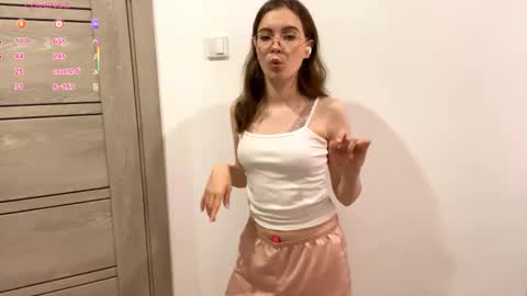 Snapshot of yaniraekberg chatting on November 4, 2:16 pm Marry online show from November 4, 2:16 pm