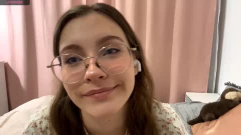 Snapshot of yaniraekberg chatting on November 9, 4:49 pm Marry online show from November 9, 4:49 pm