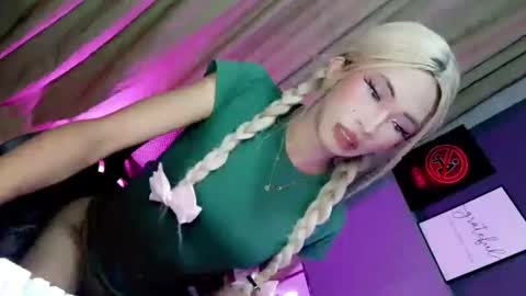 Snapshot of yannafucks chatting on July 24, 3:32 pm yannafucks online show from July 24, 3:32 pm