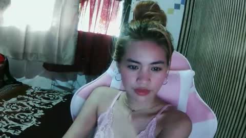 Snapshot of yannifayeee chatting on February 24, 5:38 am Yanni online show from February 24, 5:38 am