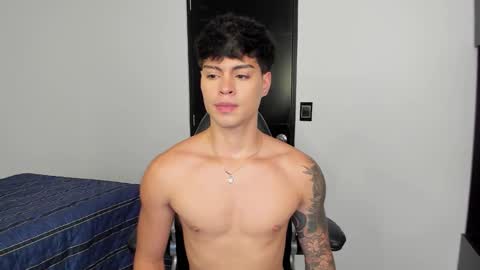 yanpaul83 online show from November 21, 8:51 pm