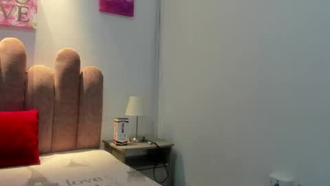 yara10_ online show from April 22, 11:34 am