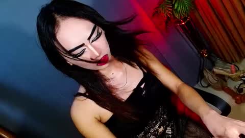 miss yasii online show from February 25, 12:45 pm