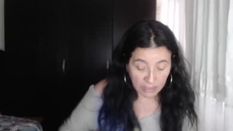 Snapshot of yasmin_love85 chatting on December 2, 2:08 pm yasmin_love85 online show from December 2, 2:08 pm