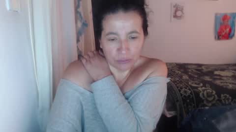 Snapshot of yasmin_love85 chatting on February 12, 6:51 pm yasmin_love85 online show from February 12, 6:51 pm