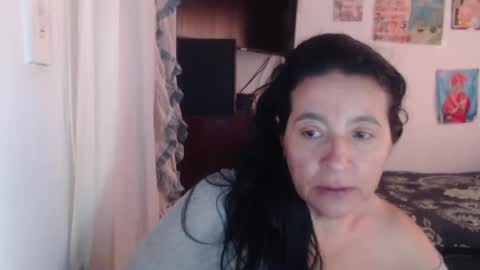 Snapshot of yasmin_love85 chatting on February 19, 6:54 pm yasmin_love85 online show from February 19, 6:54 pm