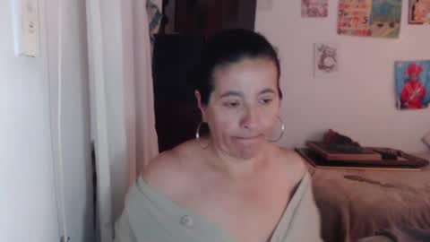 Snapshot of yasmin_love85 chatting on October 1, 3:07 pm yasmin_love85 online show from October 1, 3:07 pm