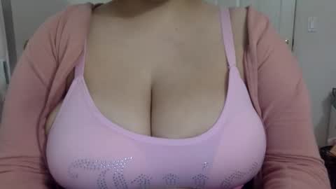 yasminebbyxx online show from March 14, 1:12 am