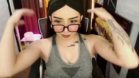 yassiered online show from May 11, 7:47 am