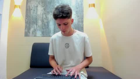 Snapshot of yatson_cody chatting on March 25, 8:59 pm Yatson online show from March 25, 8:59 pm