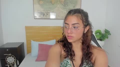 Snapshot of yaya23x chatting on January 3, 3:22 pm yaya23x online show from January 3, 3:22 pm