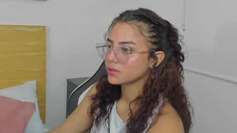 Snapshot of yaya23x chatting on January 15, 12:04 pm yaya23x online show from January 15, 12:04 pm