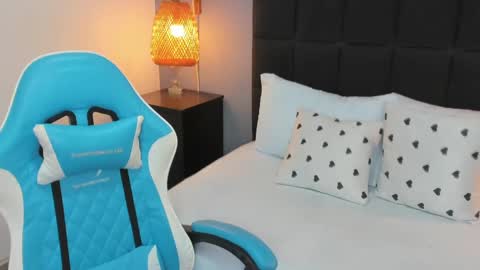 Snapshot of yaya23x chatting on March 5, 7:38 pm yaya23x online show from March 5, 7:38 pm