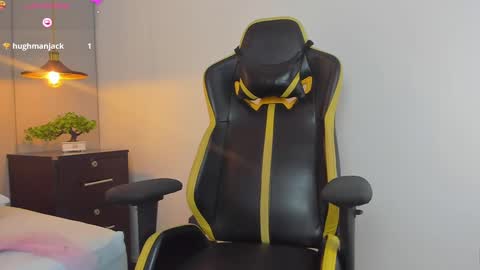 Snapshot of yaya23x chatting on September 24, 1:47 pm yaya23x online show from September 24, 1:47 pm