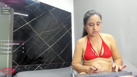 Snapshot of yaya____ chatting on February 16, 6:21 am yaya____ online show from February 16, 6:21 am