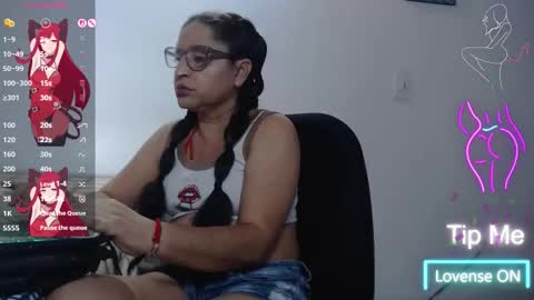 yaya____ online show from February 19, 9:33 pm