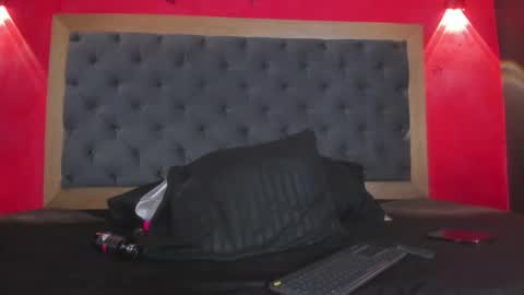 Snapshot of yayahilton chatting on June 6, 5:34 am YAYA online show from June 6, 5:34 am